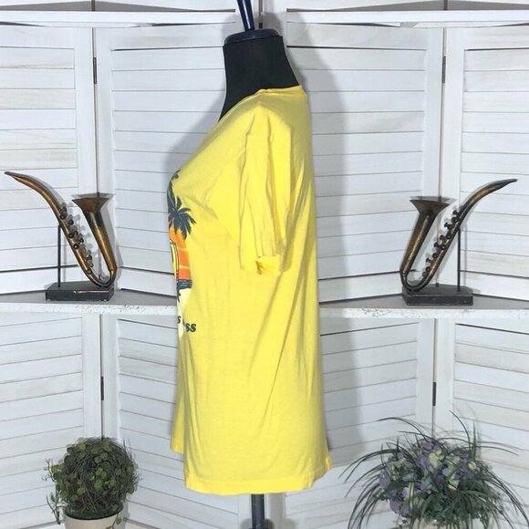 Stranger Things Surfer Boy Pizza Yellow Tee - Medium - Picture 4 of 9